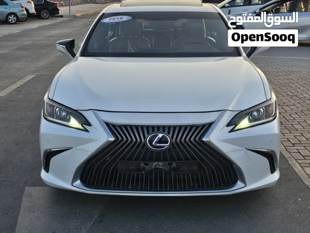 لكزس موديل 2019 خليجي ES300h بدون حوادث ضمان