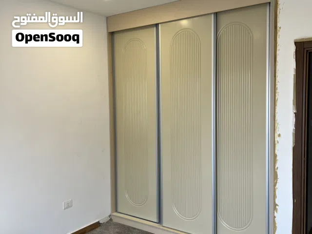 تفصيل خزائن خشب لاتيه جميع الموديلات والالوان تقطيع حسب اختيارك تواصل على الرقم بالوصف