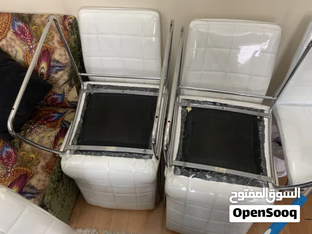 6 chair excellent condition 5 bd one chair