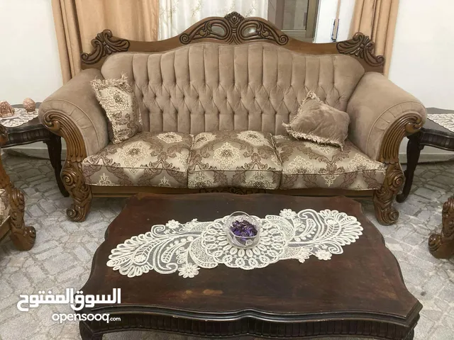 كنب ميداسمستعمل بحالة ممتازة للبيع