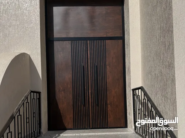 almuniyam door