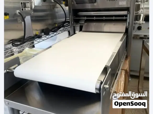 فرادة عجين سورية الصنع تتميز بهيكل قوي من الاستانلس ستيل مقاس 40 سم