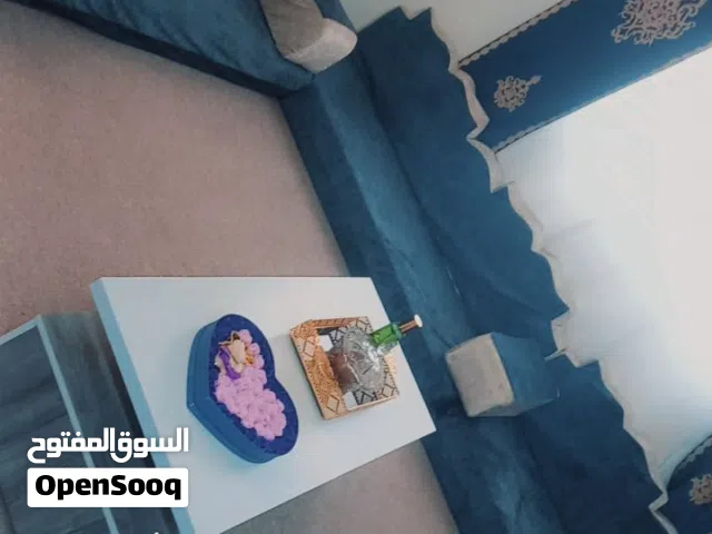 جلسه ارضيه تفصيل ثياب جديده 5 فرشات 5مراكي 5 مساند 100دينار