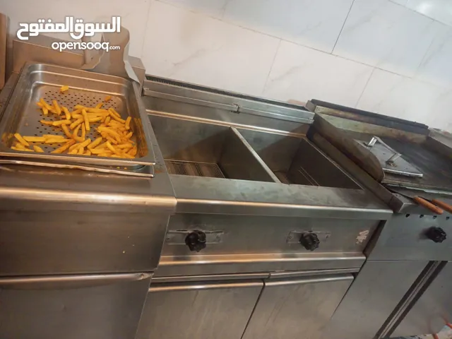 عدة مطعم للبيع