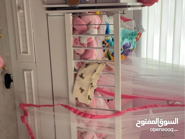 سرير اطفال بحالة جيدة