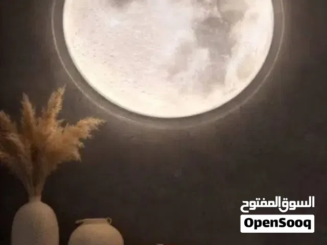 أضف لمسة من السحر والهدوء إلى غرفتك مع "أباجورة القمر المضيئة" الأكثر طلباً على تيك توك!اطلبها الان