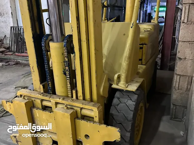 2010 Forklift Lift Equipment in Muscat