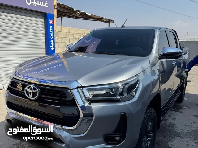 Used Toyota Hilux in Amman