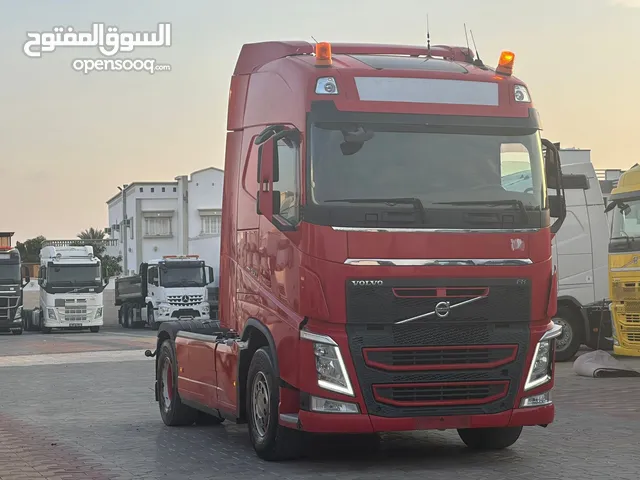 Tractor Unit Volvo 2014 in Al Batinah