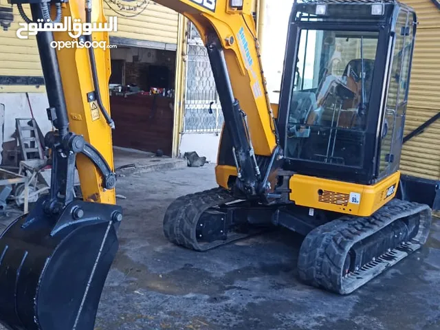حفارة جنزير نوع jcb موديل 2019