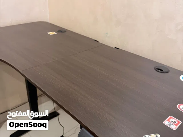 طاولة قيمنق تويستد مايندز على شكل حرف T كهربائيًا - تقدر تعديل طول  - يسار 160 × 75 / 60