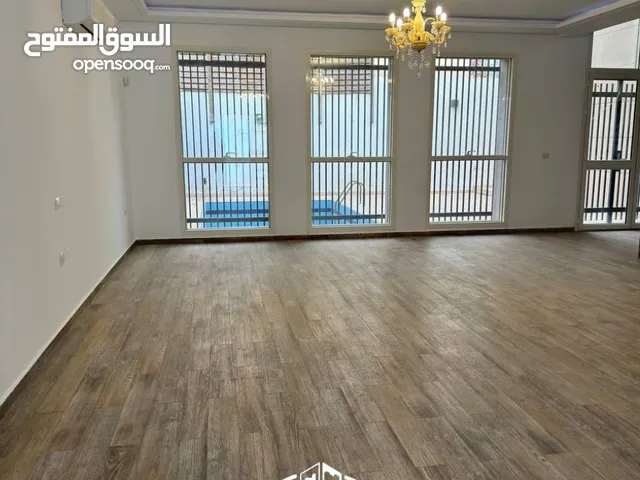 500 m2 More than 6 bedrooms Townhouse for Rent in Tripoli Alfornaj