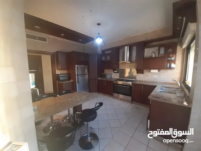 250m2 4 Bedrooms Apartments for Rent in Amman Deir Ghbar