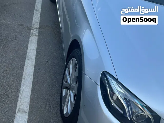 2018 مرسيدس بنز الفئة-E E 300