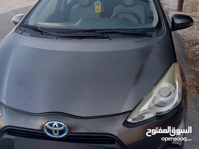 Used Toyota Prius in Amman