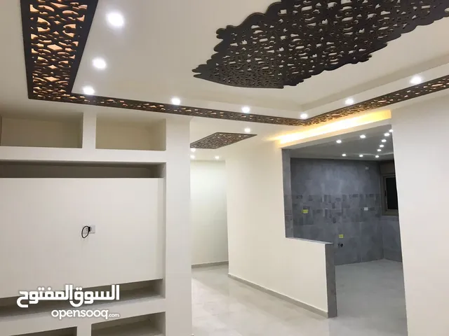 225m2 5 Bedrooms Apartments for Sale in Zarqa Al Zarqa Al Jadeedeh