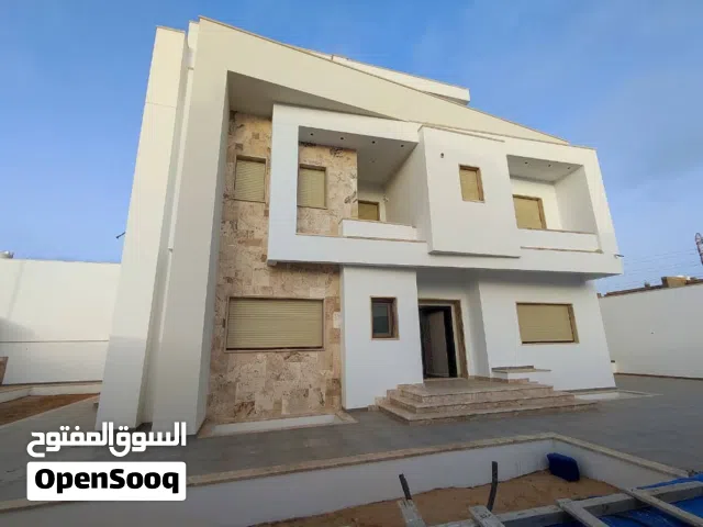 425 m2 5 Bedrooms Villa for Sale in Tripoli Al-Bivio