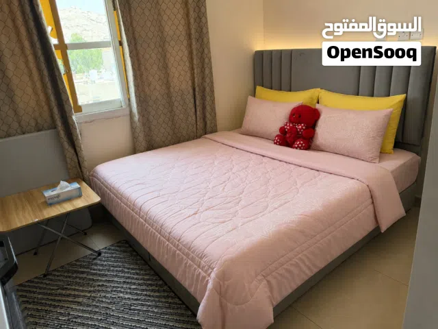 تخت مع خزانة