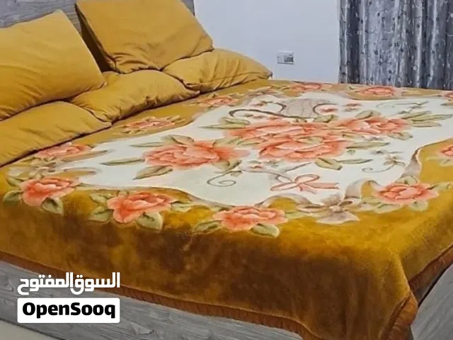 فرشة تخت كبيرة مزوجة للبيع