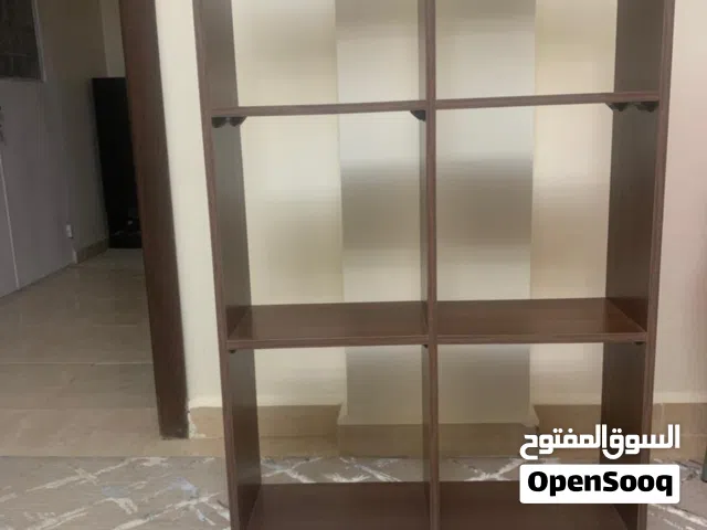 رفوف للكتب او التحف بحالة ممتازة للبيع
