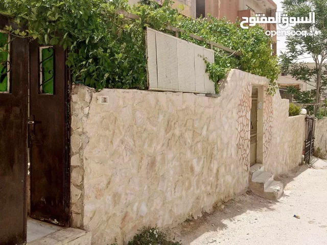 200 m2 5 Bedrooms Townhouse for Sale in Zarqa Other