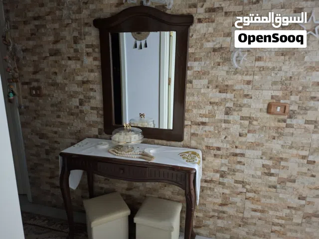 طاولة درسوا مع مراءه للبيع