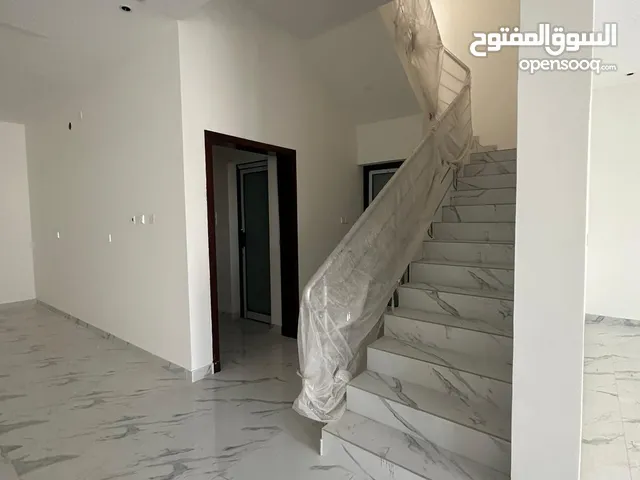 320 m2 5 Bedrooms Villa for Sale in Northern Governorate Hamala