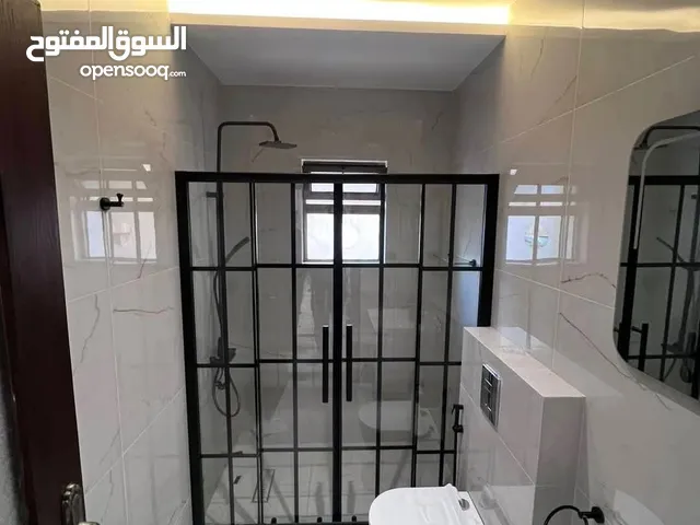 بيع وتركيب وصيانة شاور بوكس والجاكوزي وتفصيل أبواب بدل مكسور وجميع خدمات التمديدات الصحية مع كفالة