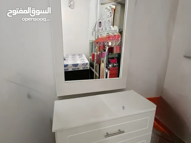 للبيع اثات منزل كامل بحالة ممتازة بغرض السفر سعر جيد