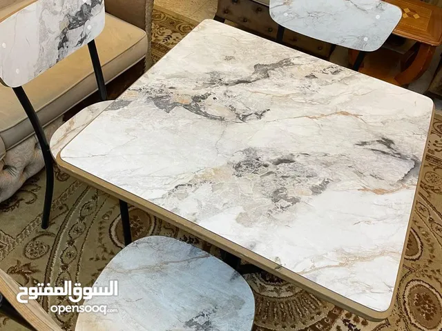 طاولات وكراسي قواعد حديد بنفعوا لمطعم او مطبخ او حديقة