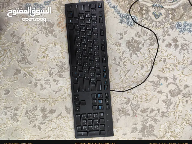 كيبورد نضيف حجم كامل سعر رخيص لون اسود حبة واحدة ضائعة