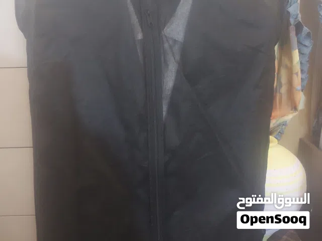 بدله رسميه ملبوسه مره وحده بس جديده قاعده 4 قطع مقاسها 46 للبيع