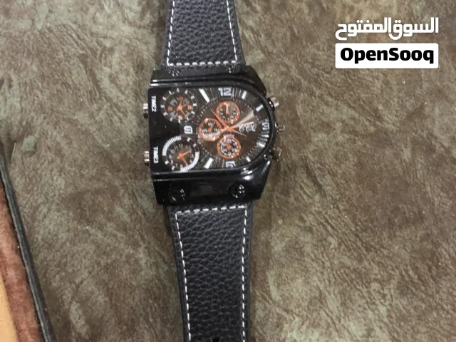 ساعه كلاسيك ماركه OULM للبيع بسعر مميز التوصيل مجاني لجميع محافظات المملكه
