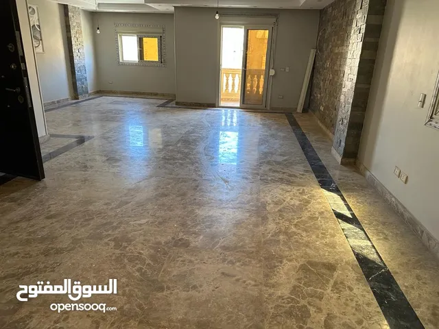 305 m2 4 Bedrooms Apartments for Sale in Giza 6th of October