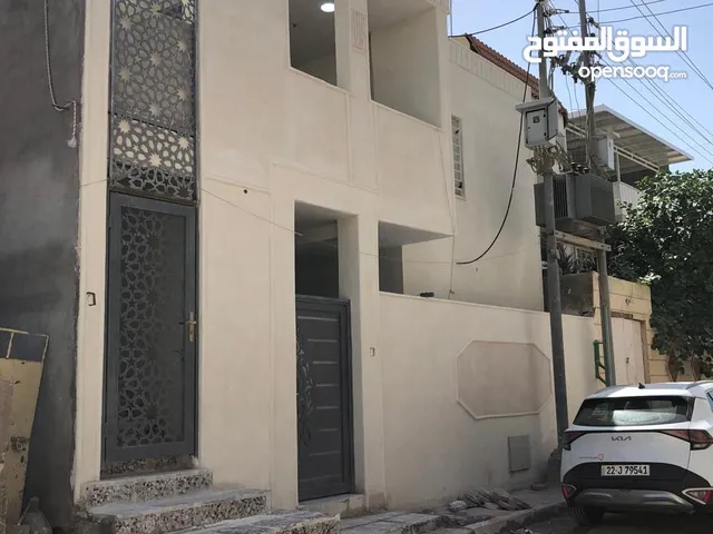 شقة جديدة للايجار البصرة المشراق الجديد خلف العزائم غرفتين وصالة موقع مميز قريب الشارع العام