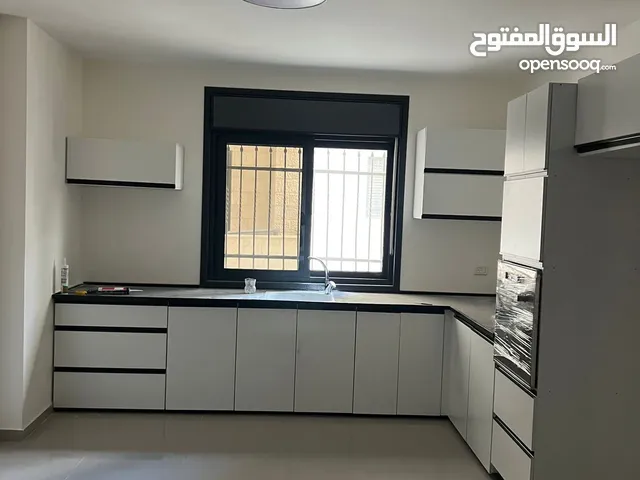 للايجار شقه منطقة قدس ام الشرايط بجانب مسجد تميم الداري