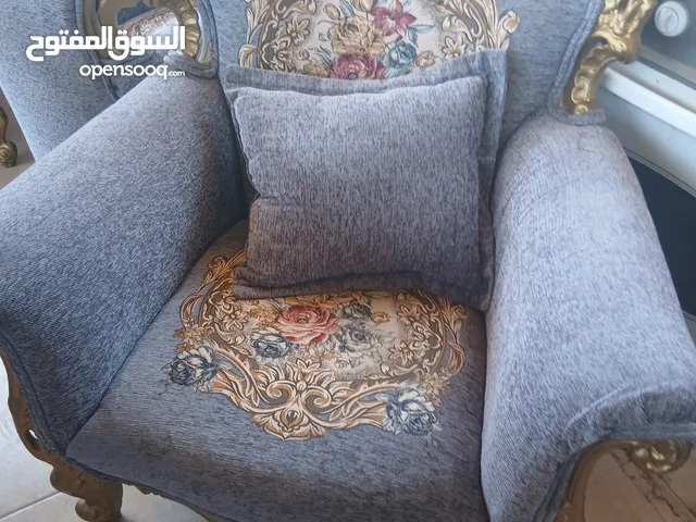 غرفة ضيوف للبيع بسعر مغري جدا مع برداية