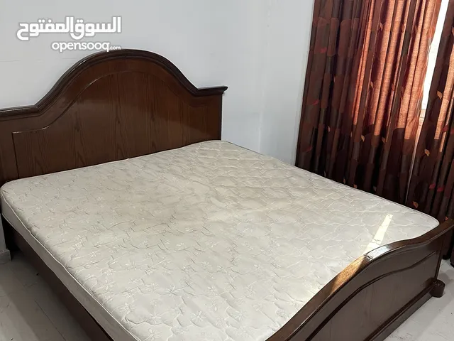غرفة نوم كاملة لون عسلي خشب ثقيل