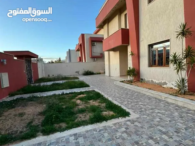 550 m2 5 Bedrooms Villa for Rent in Tripoli Al-Bivio