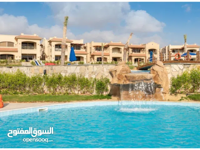 شاليه للبيع  استلام فوري جاهز علي االفرش في لافيستا باي الساحل الشمالي