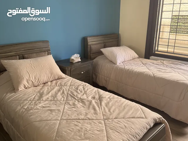غرفة نوم شبابية مستعملة بحالة الوكالة جودة عالية و سعر لا يعوض
