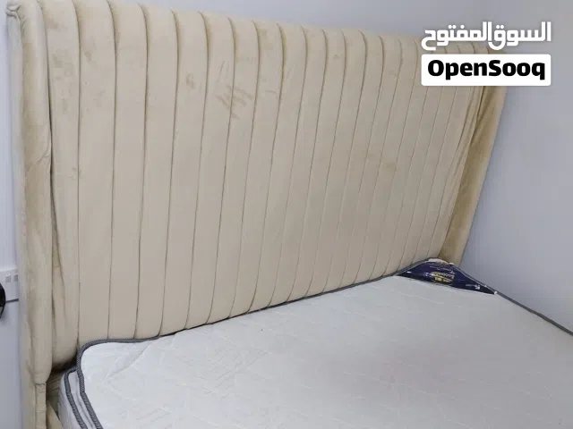 double bed  سرير مزدوج