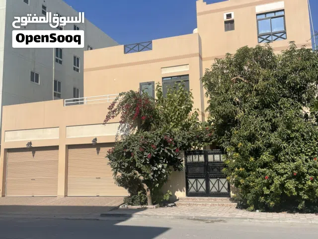 للبيع ڤلا في منطقة الشاخورة الجديدة ذات موقع مميز