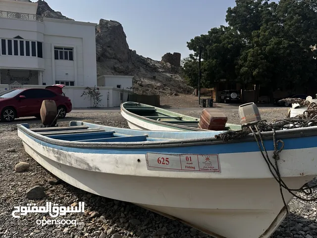 قارب 23 قدم للبيع مع الملكية مصيون وجاهز