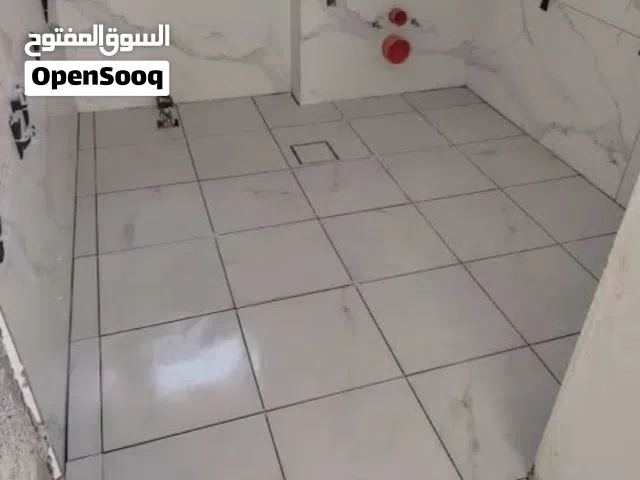 معلم بلاط بخبرة جاهز للعمل