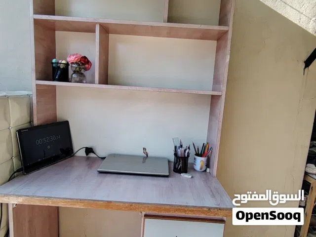 مكتب  دراسة مع بوفيه