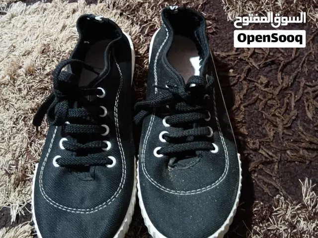 فلاته بحاله كويسه جدااا