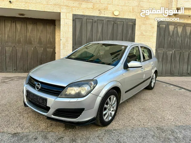 اوبل استرا 2005