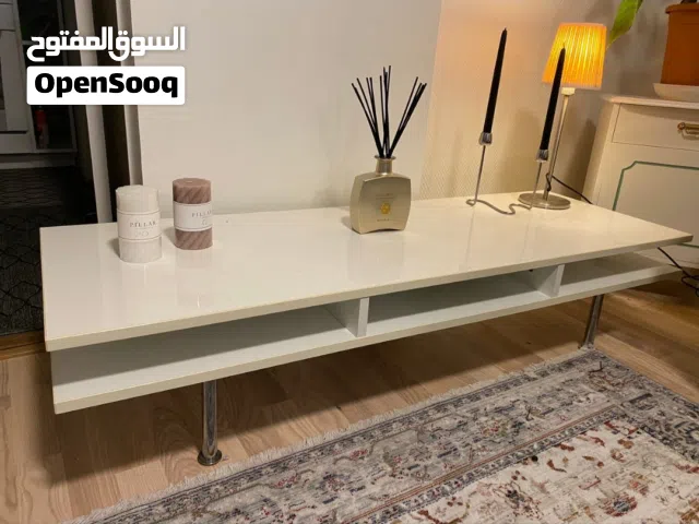 طاولة ايكيا للبيع