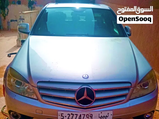 2010 مرسيدس بنز الفئة-C C 300